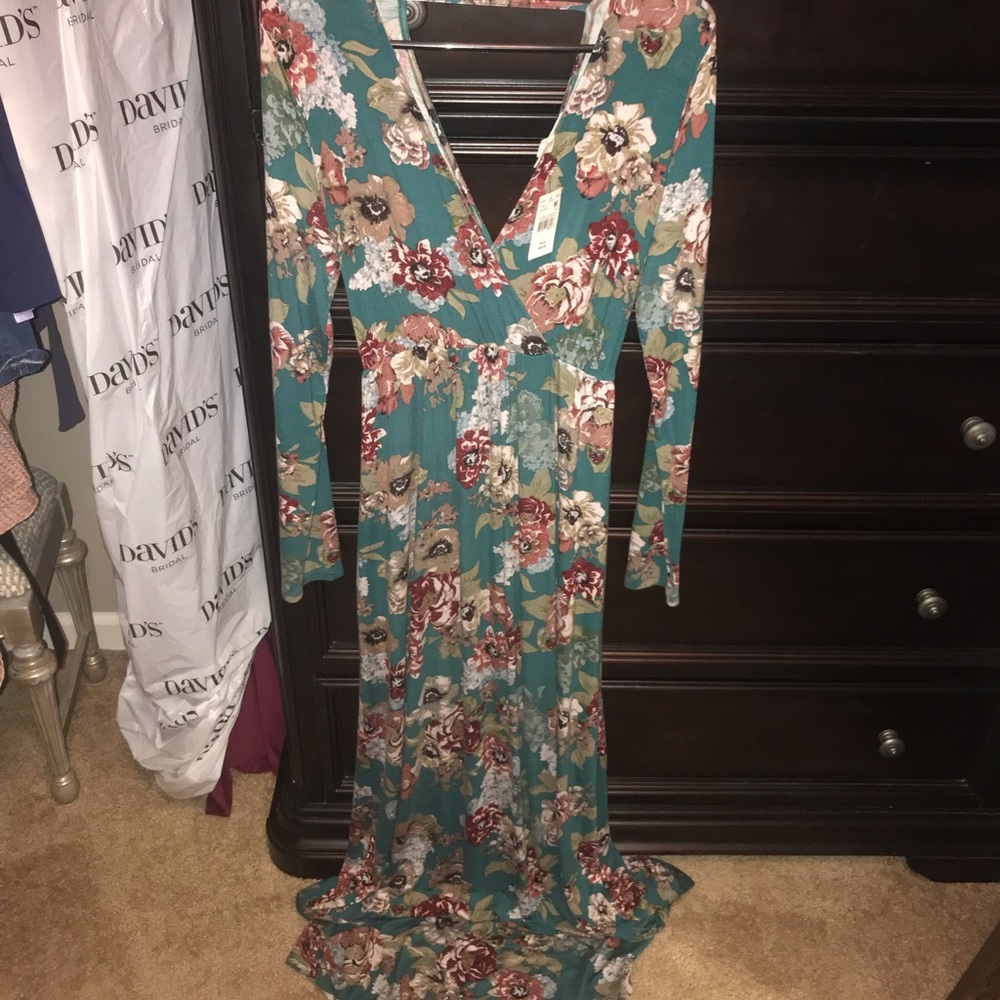 Jessica Simpson Maternity Dress